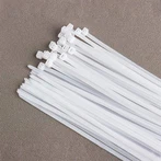 Valged plastikust lipsud